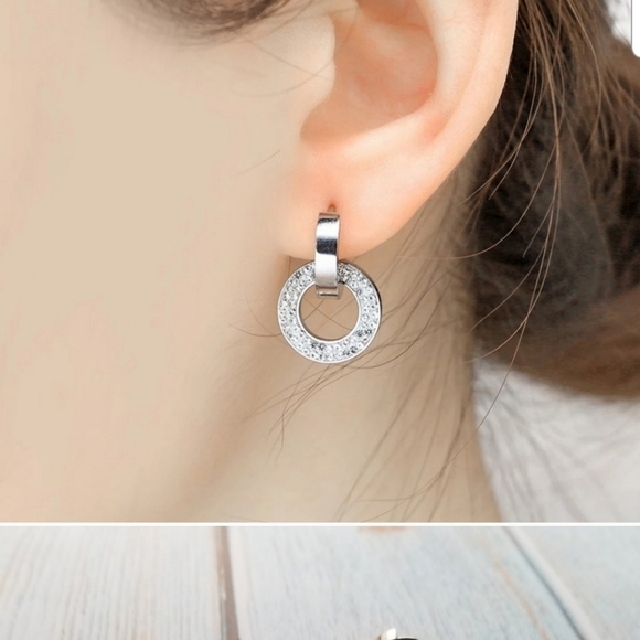 Silver double hoop earrings hp 11x🔥🔥🔥 - Picture 2 of 4